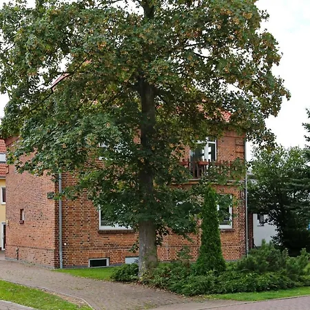 Waldstrasse 9 02 * Kuehlungsborn