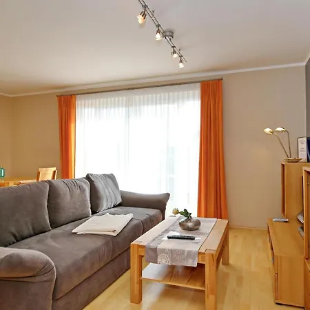 Waldstrasse 9 02 * Kuehlungsborn