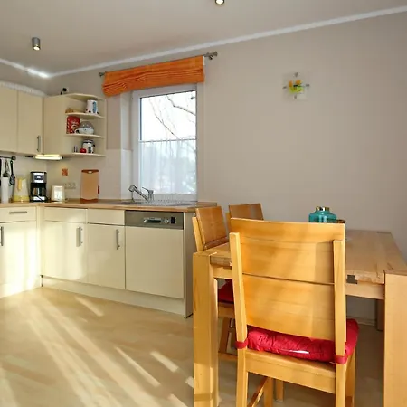 Waldstrasse 9 02 * Kuehlungsborn